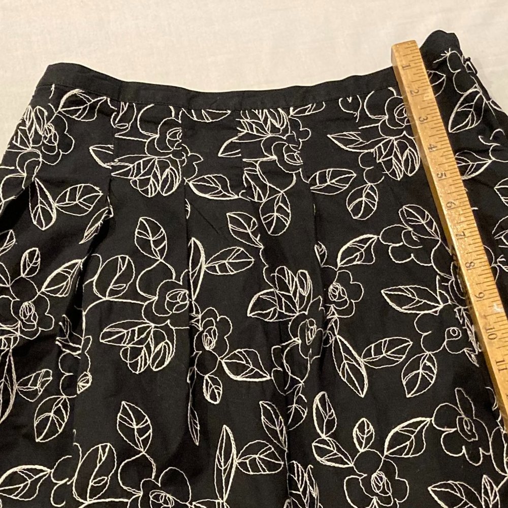 Black Floral Print Skirt - Picture 5 of 5